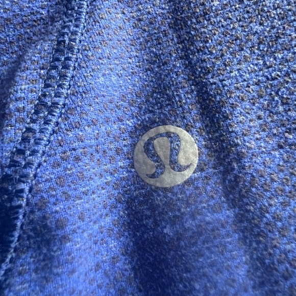 Lululemon jacket. - Picture 17 of 17